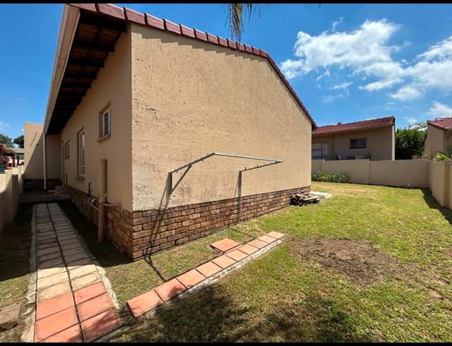 3 BEDROOM PROPERTY TO RENT IN HALFWAY GARDENS